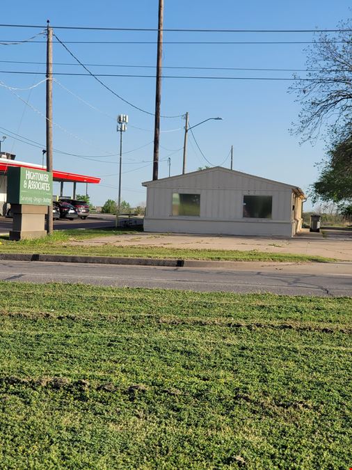 2614 SW Lee Blvd