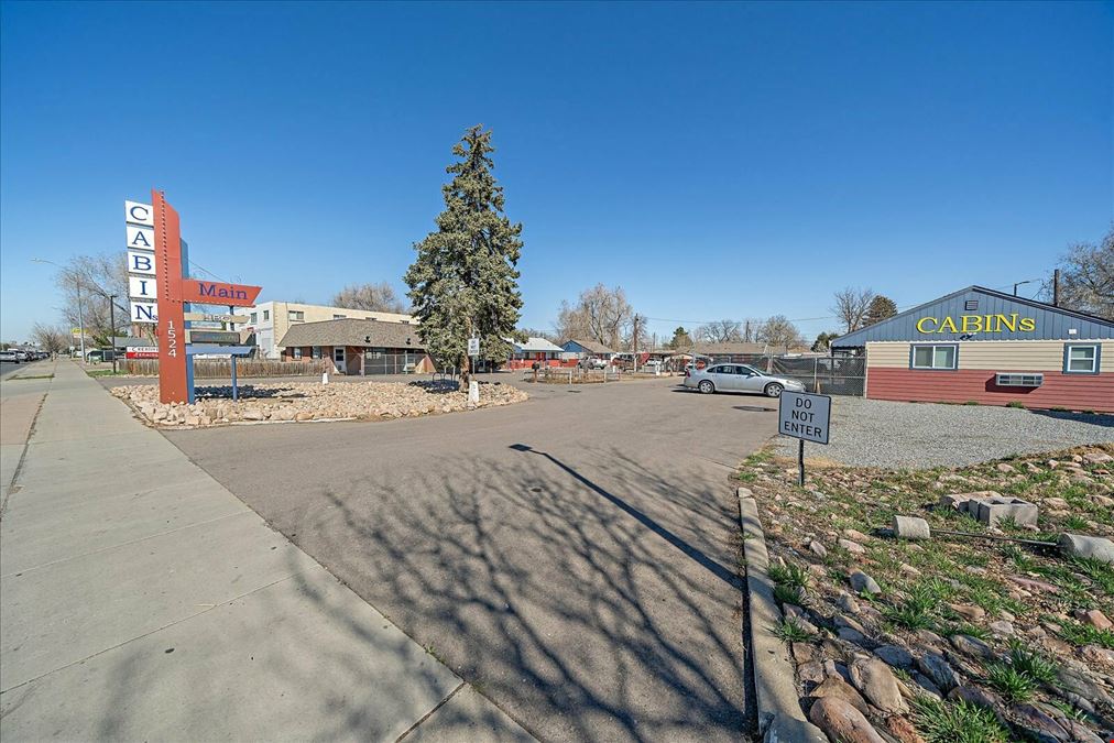 Cabins on Main Longmont