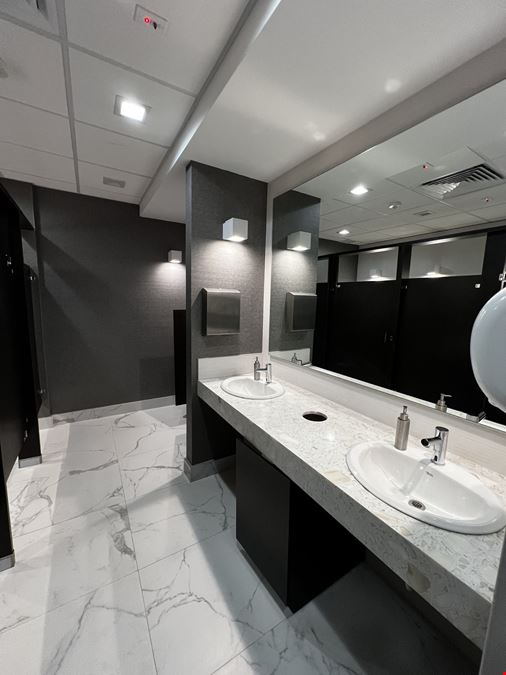 Miami Lakes Business Pointe