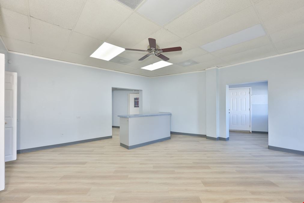 Versatile Showroom | Office| Warehouse in Prime Location!