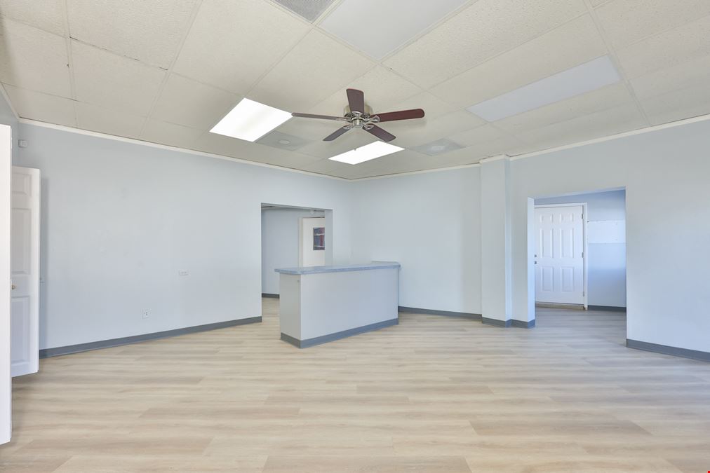 Versatile Showroom | Office| Warehouse in Prime Location!