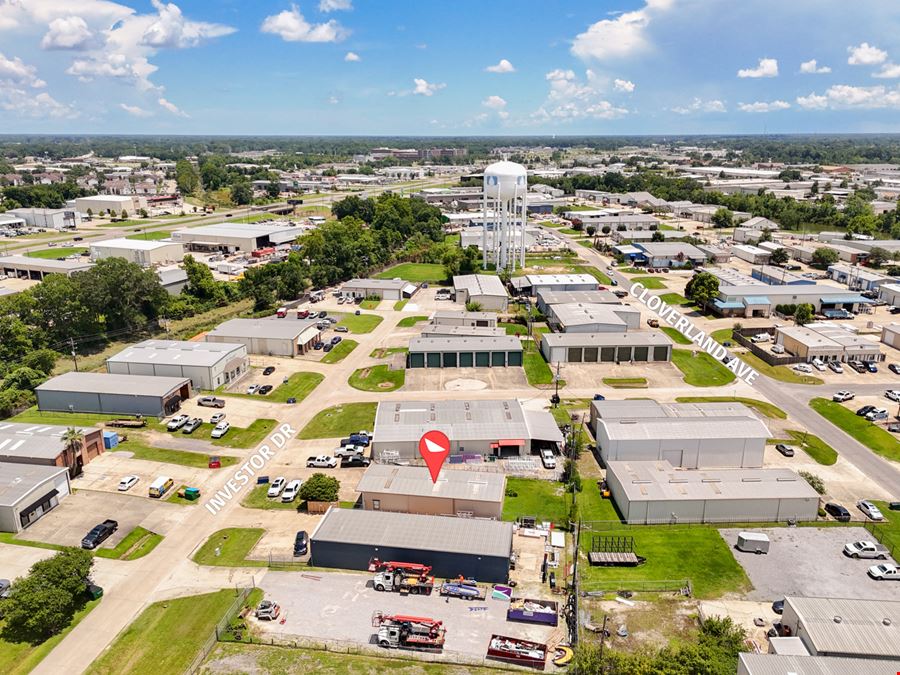 ±2,400 SF Office Warehouse with Gated Yard Near Airline Hwy