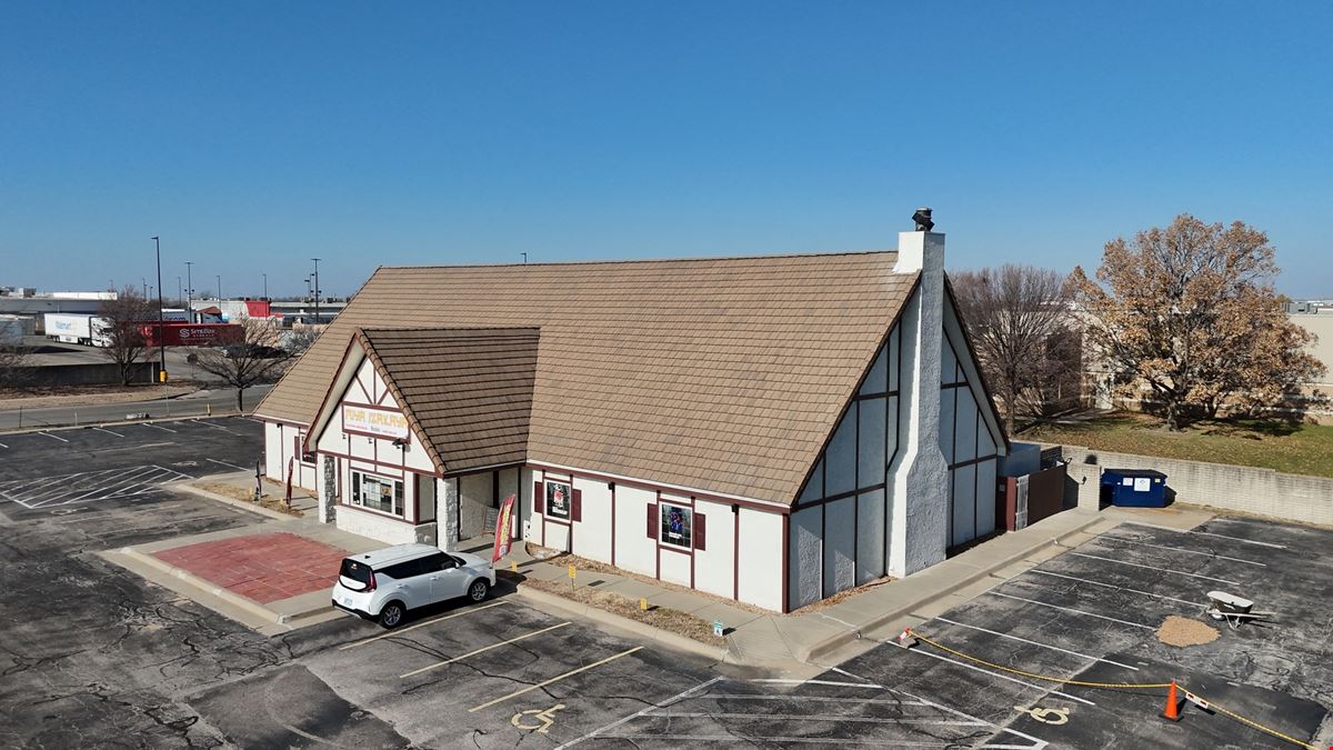 Free-Standing Commercial Building on 1.35 Acres with Abundant Parking
