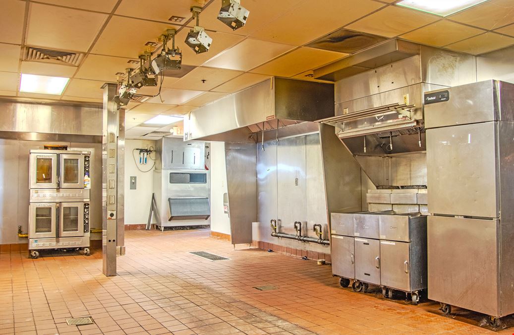 Restaurant w/Drive-Thru