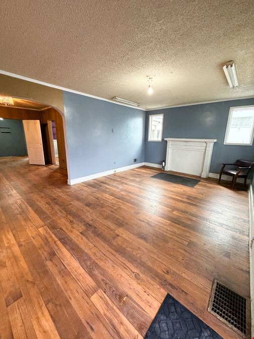 1303 Laurens Rd