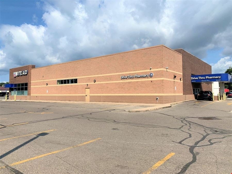 Former Drug Store – 14,564 SF on 1.5 AC