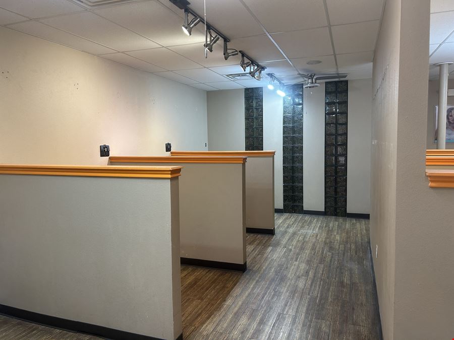 Roman Oaks Shopping Center - Suite B