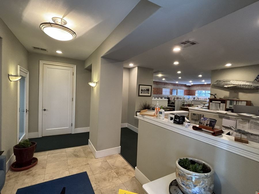 51 E Huntington Dr