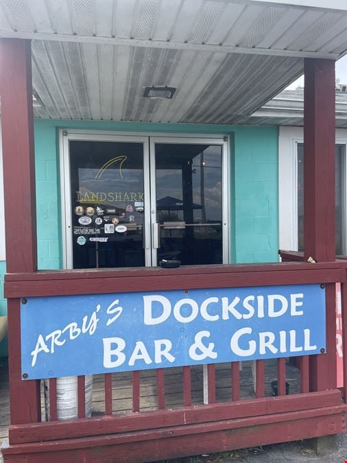 Dockside Bar, Grill & General Store