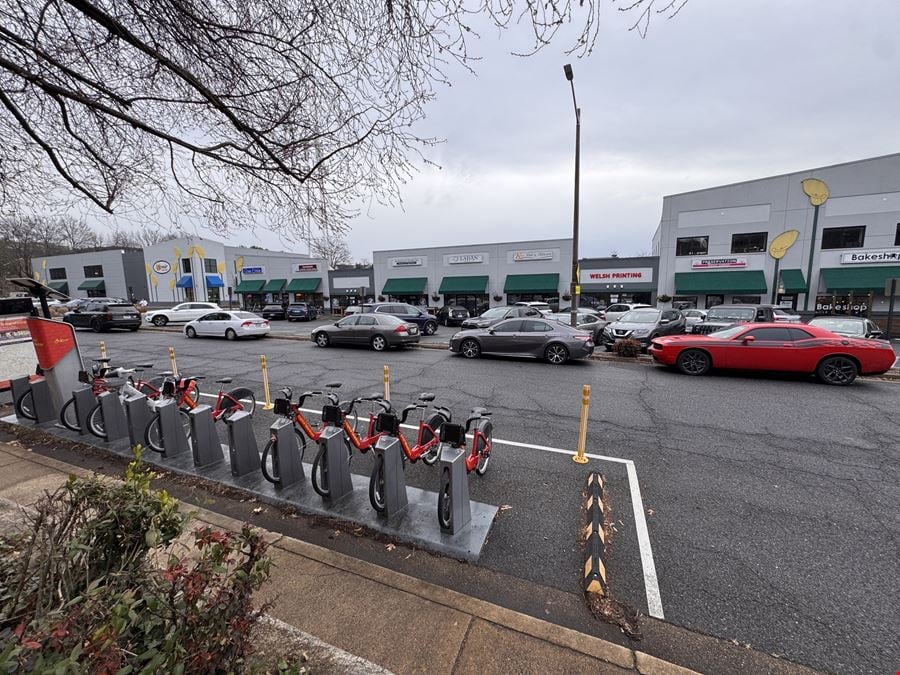 1,524 SF Retail Space in the Southgate Village Shoppes | Falls Church, VA