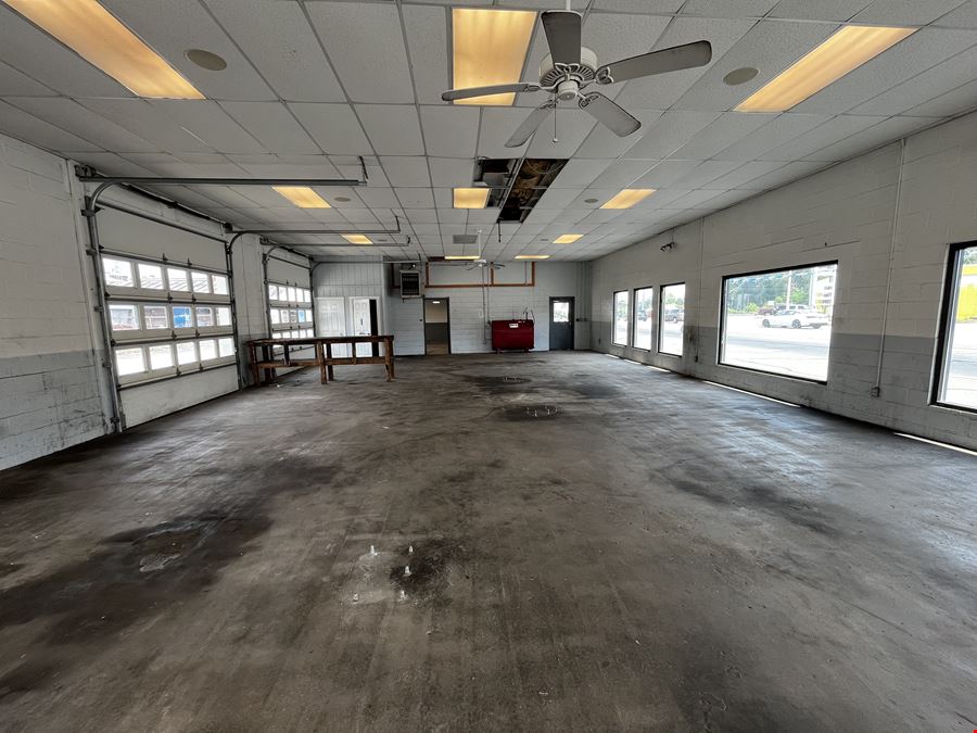100 W 3rd Street - Corner Lot