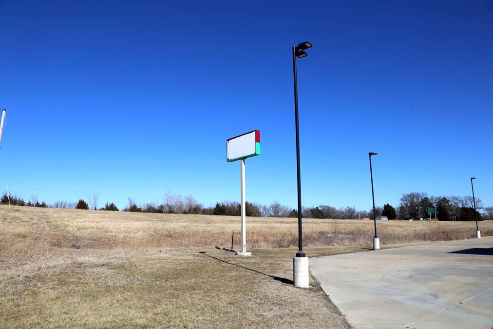 Freestanding Peabody KS