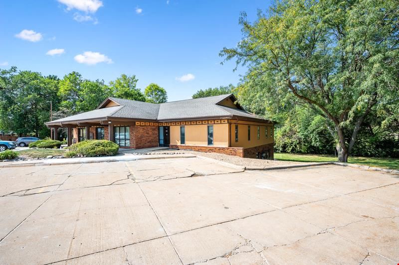 5113 N Executive Dr Suite 105