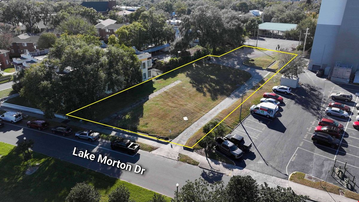 Stunning Downtown Lakefront Commercial Lot