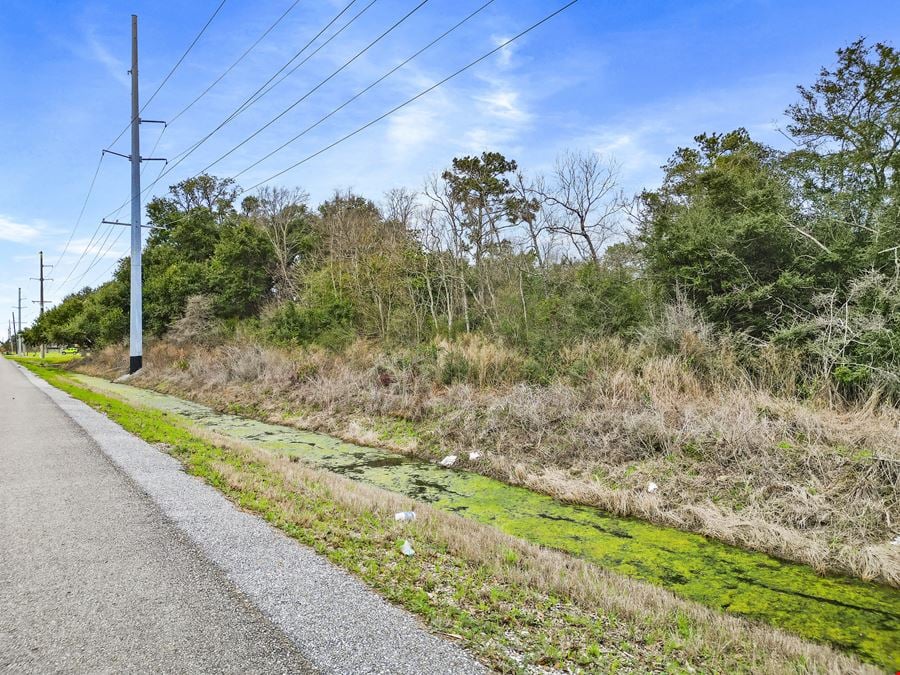 Unrestricted High-Visibility 6 +/- Acres Commercial/Industrial Land – Hwy 27, Sulphur, LA