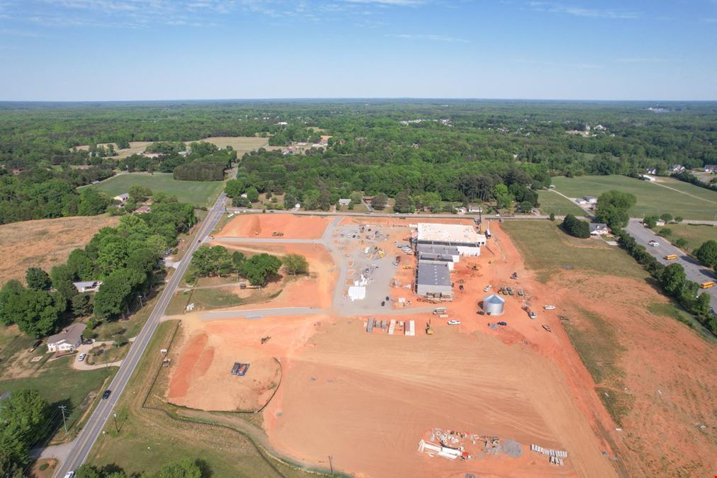 Food Lion Anchored Shopping Center - Pre Leasing