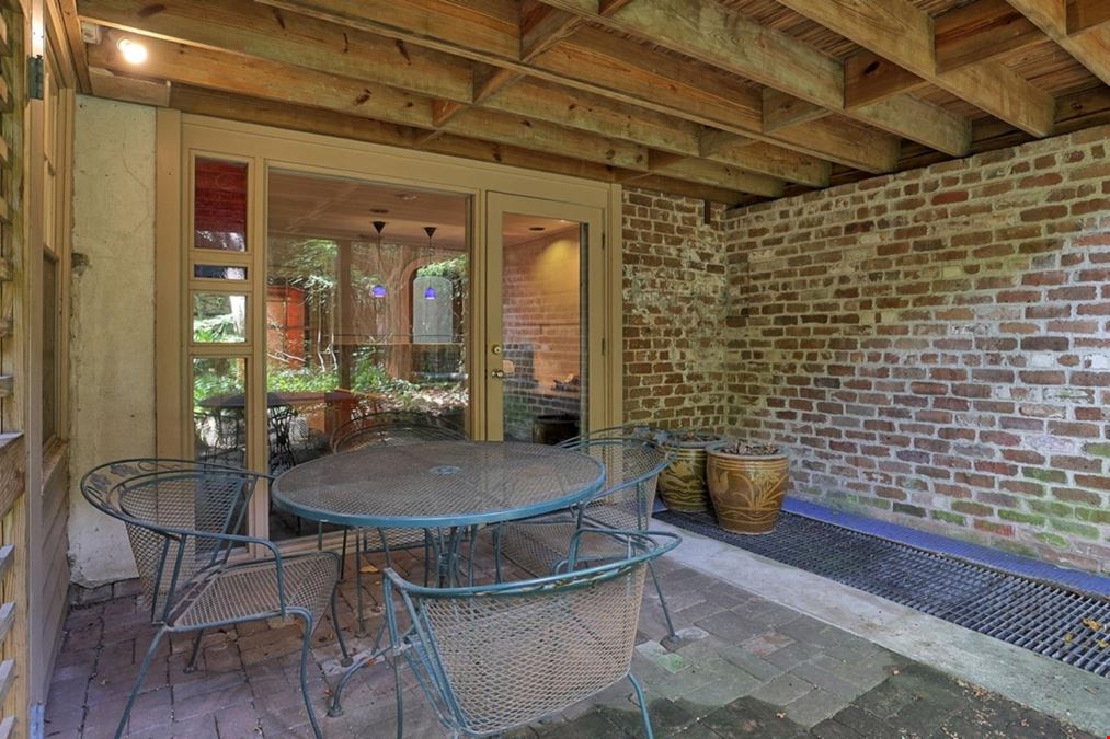 216 E. Gaston Street, Garden Level