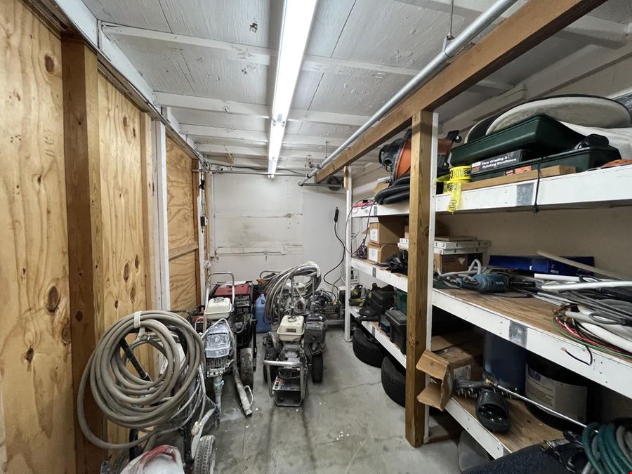 For Lease Lt Industrial 4002 sq. ft. Unit