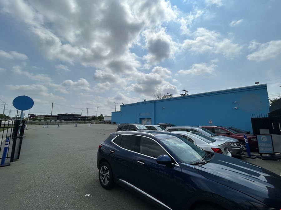 Detroit - Freestanding Retail/Industrial Building