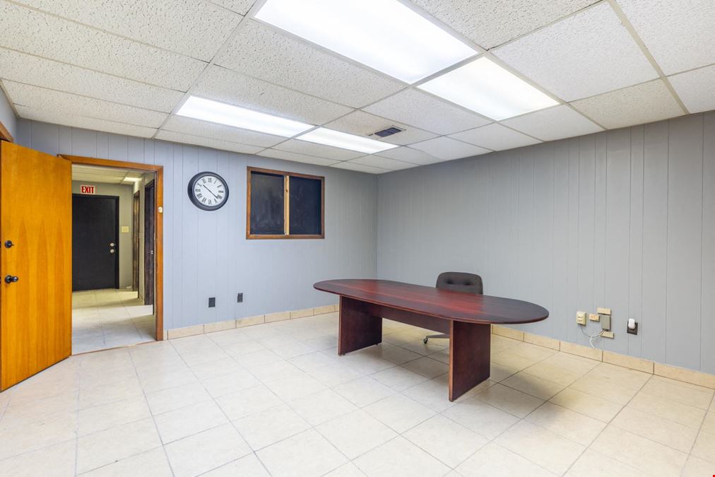 Turnkey 1,585 SF Office/Medical Suite | 2205 Clinton Dr, Galena Park (Houston MSA)