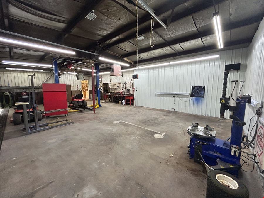 Warehouse with Showroom