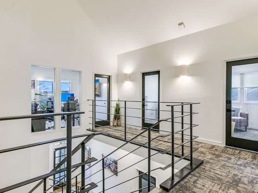 2306 Lake Austin