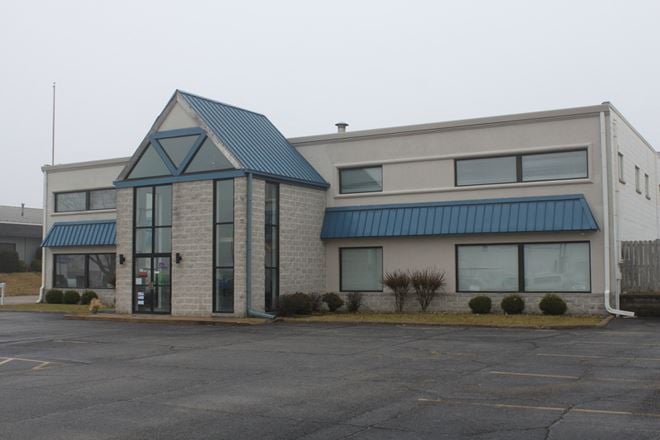 Preview of Office space for Rent at 1014 W. Pioneer Parkway