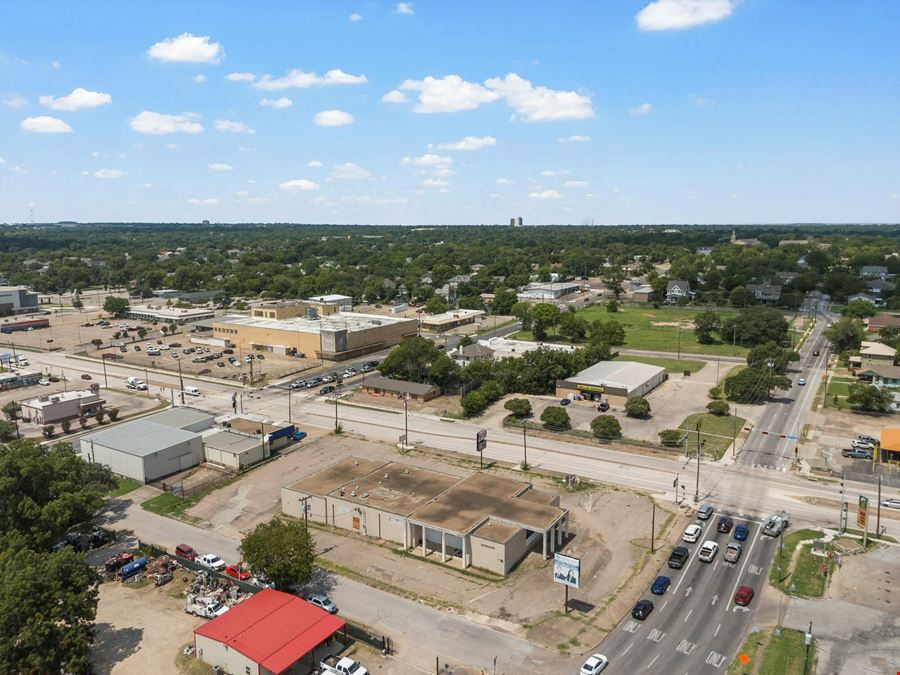 1700 W Waco Dr