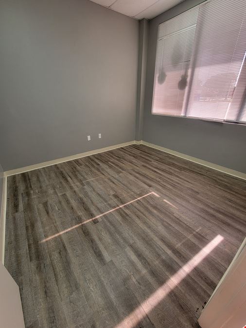 1,500 SF Office/Retail Space