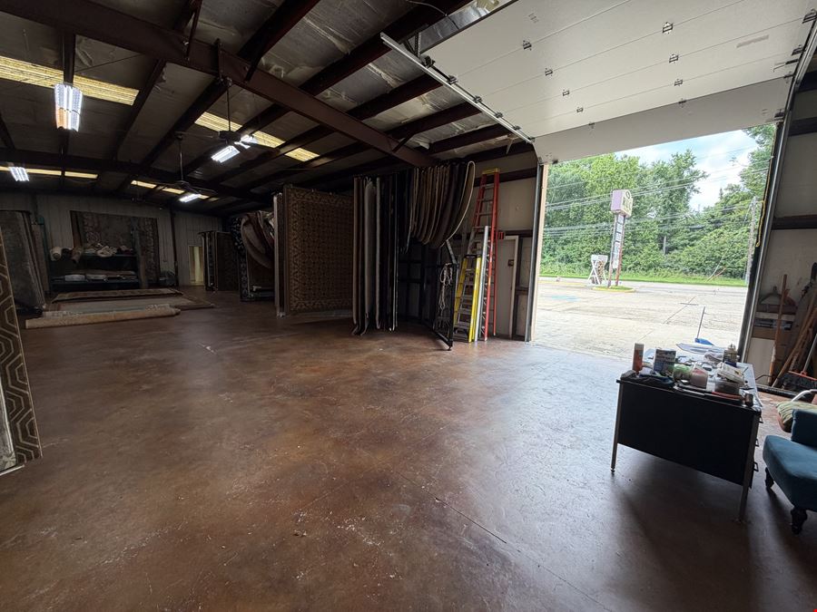 Coursey Blvd Showroom/Warehouse