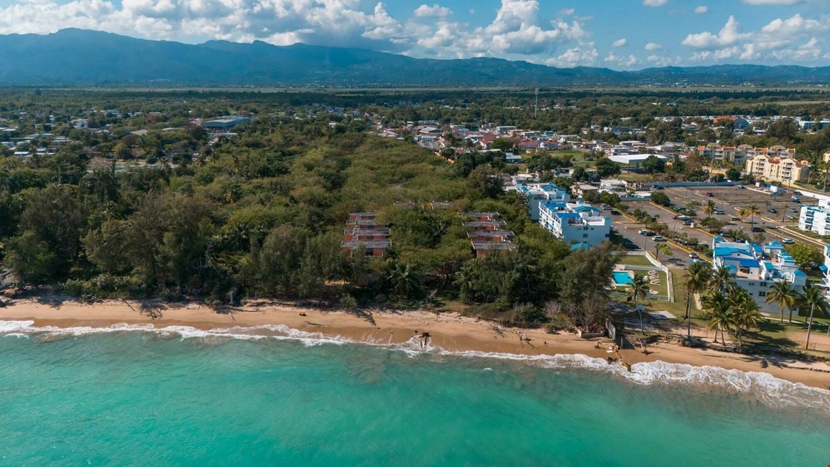 Beachfront Re-Development Opportunity in Loíza For Sale