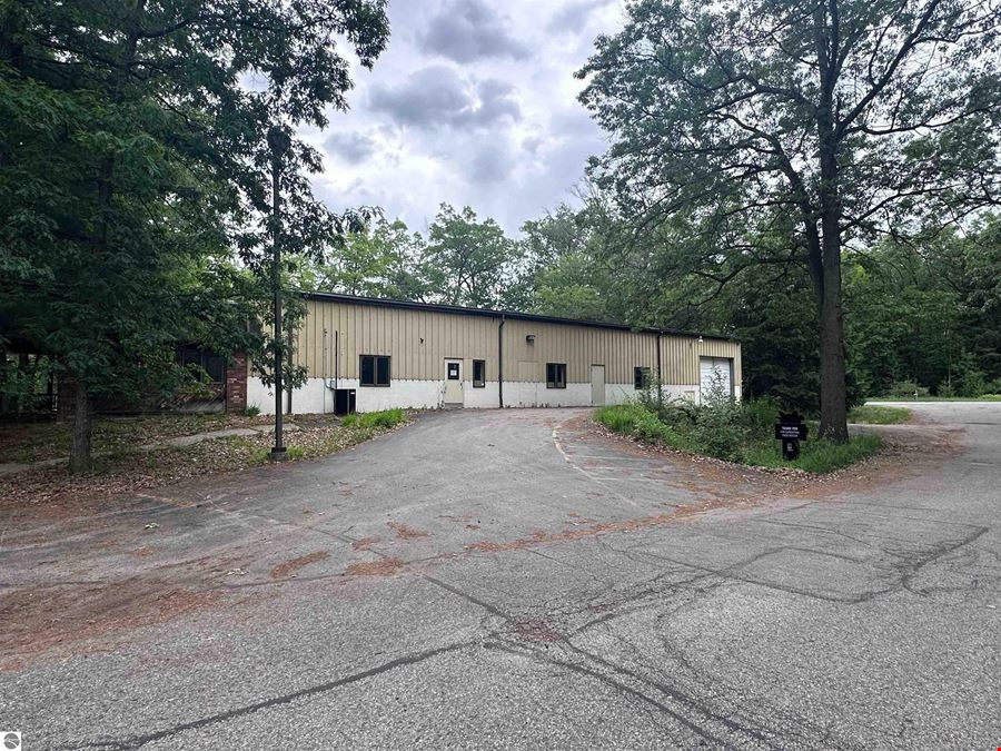 2883 Aero Park Dr