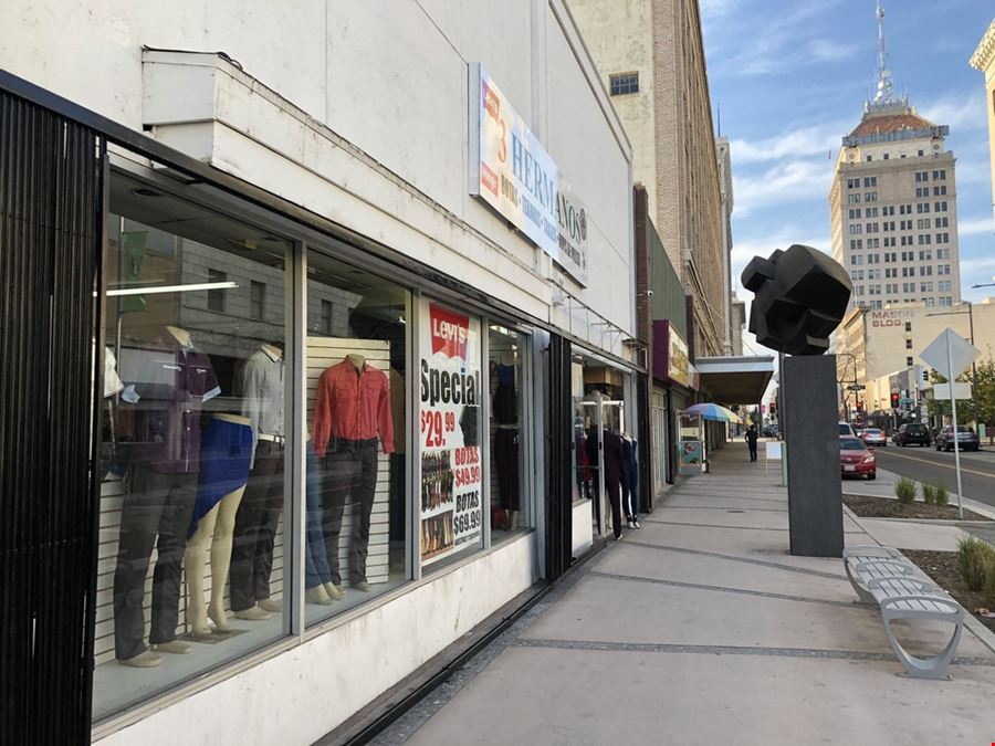 ±6,995 Total SF of Commercial Retail Space Near Chukchansi Park