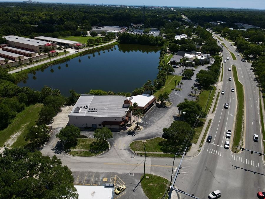 New Smyrna Beach- Lakefront Retail / Office / Mixed Use