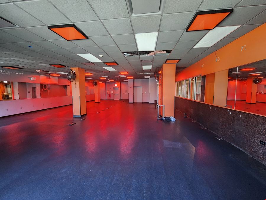 Old Town | Retail Space For LEASE