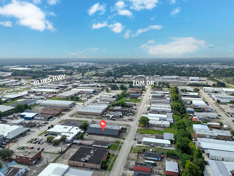 Five-Suite Office Building Minutes From I-12