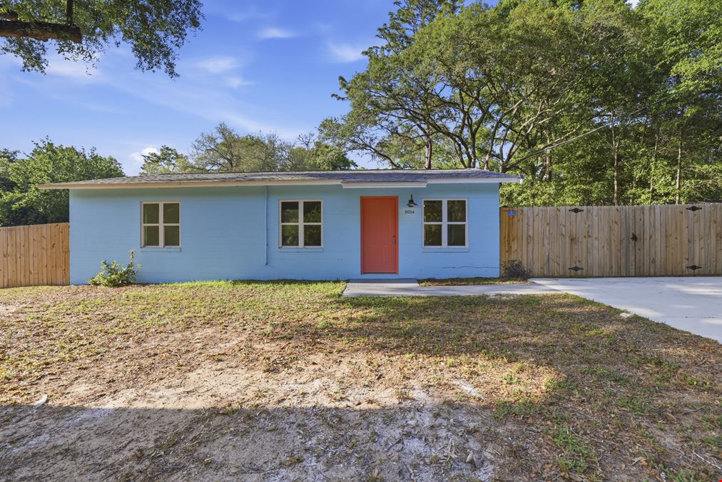 Private 4-Home Community