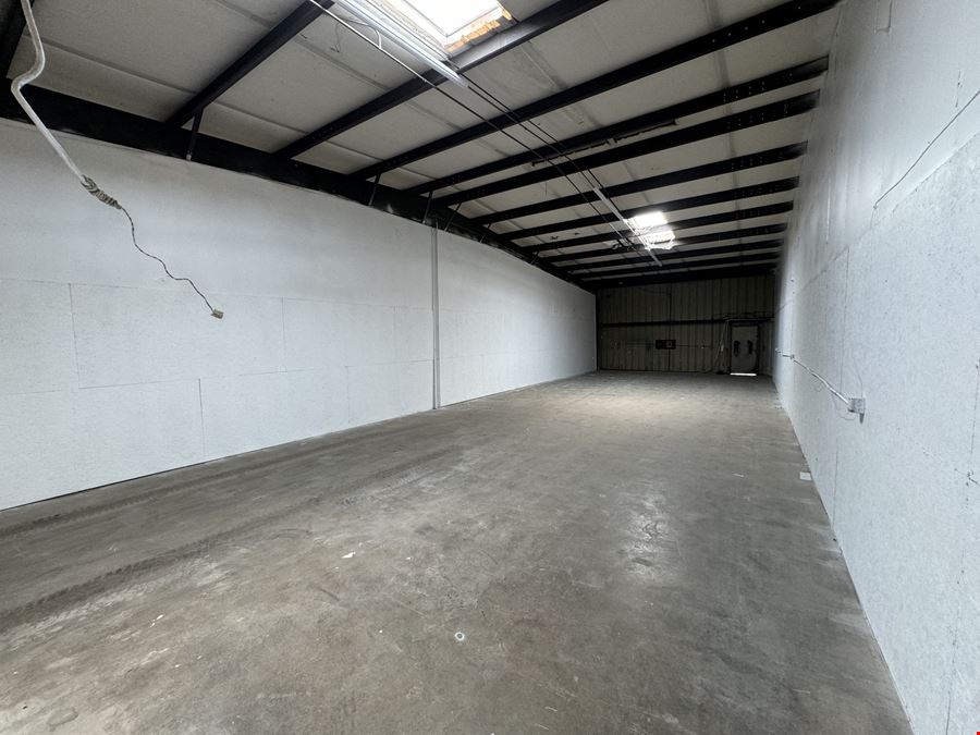 Move-In Ready Office/Warehouse with High Traffic Visibility