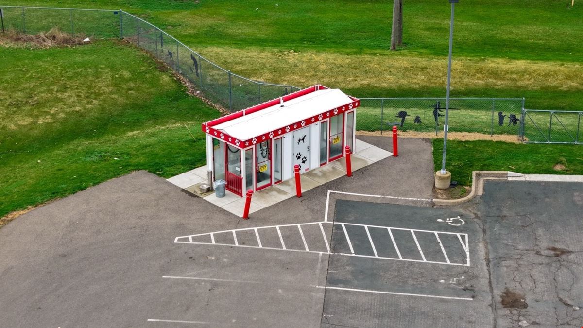 NNN Flex Building - Pet Boarding / Grooming