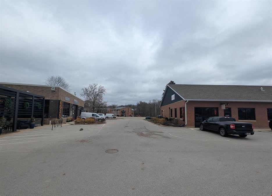 6035 N Knoxville Ave - Suites 103  & 105