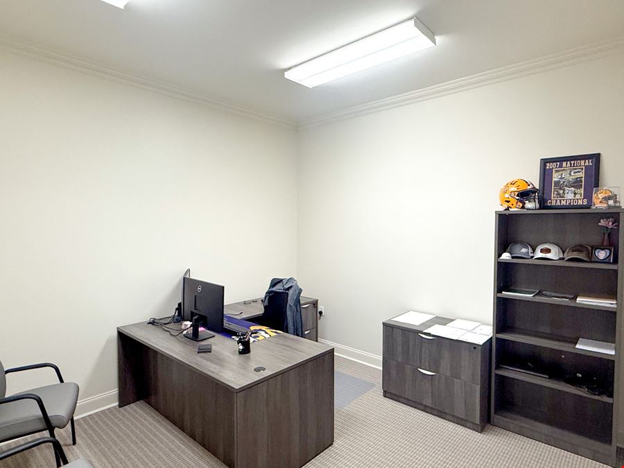 Turnkey Office with 16 Private Offices on Jefferson Hwy