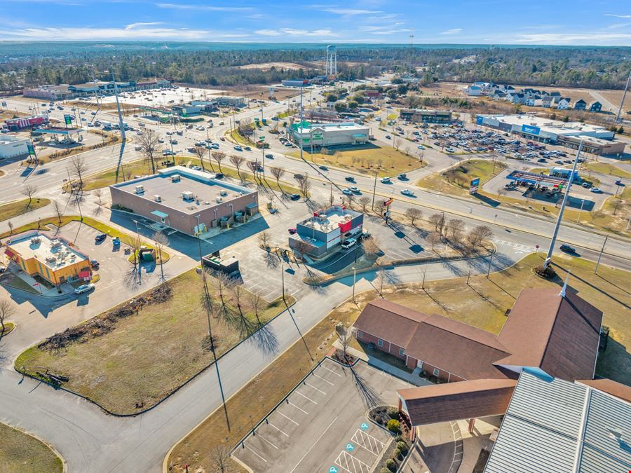 Vacant 3,000 SF Hardee's | 2nd Gen QSR | Built in 2016
