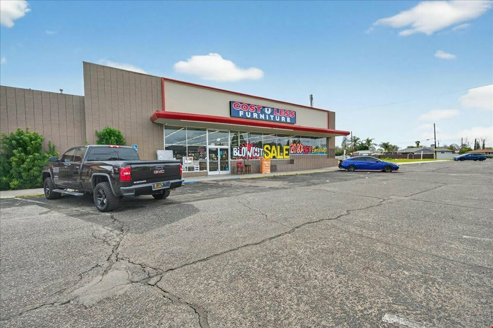 Retail Anchor Building Available on SWC of Clinton/Cedar in Fresno, CA