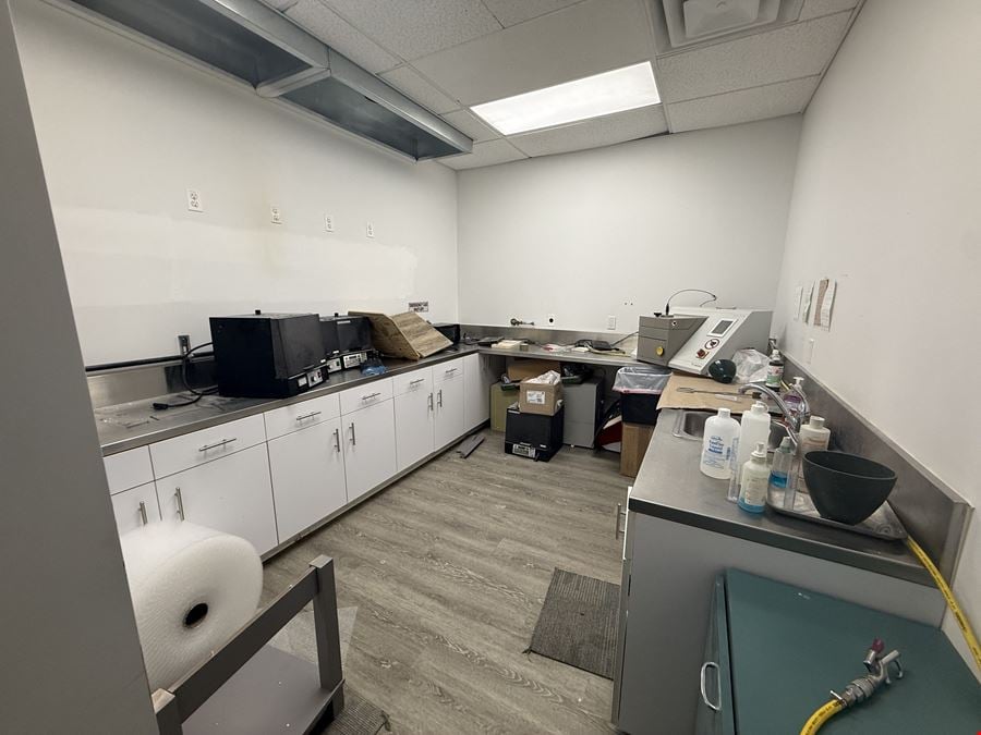 270 Duffy Avenue, Suite G