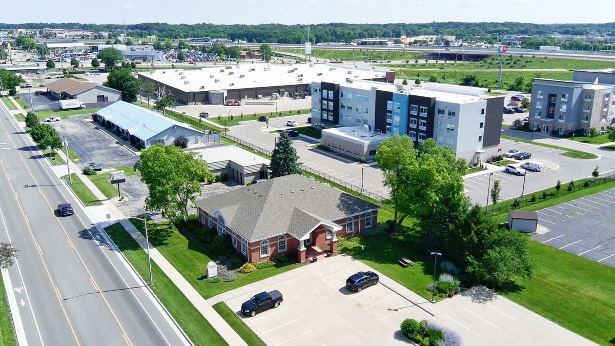 2620 N Pontiac Dr