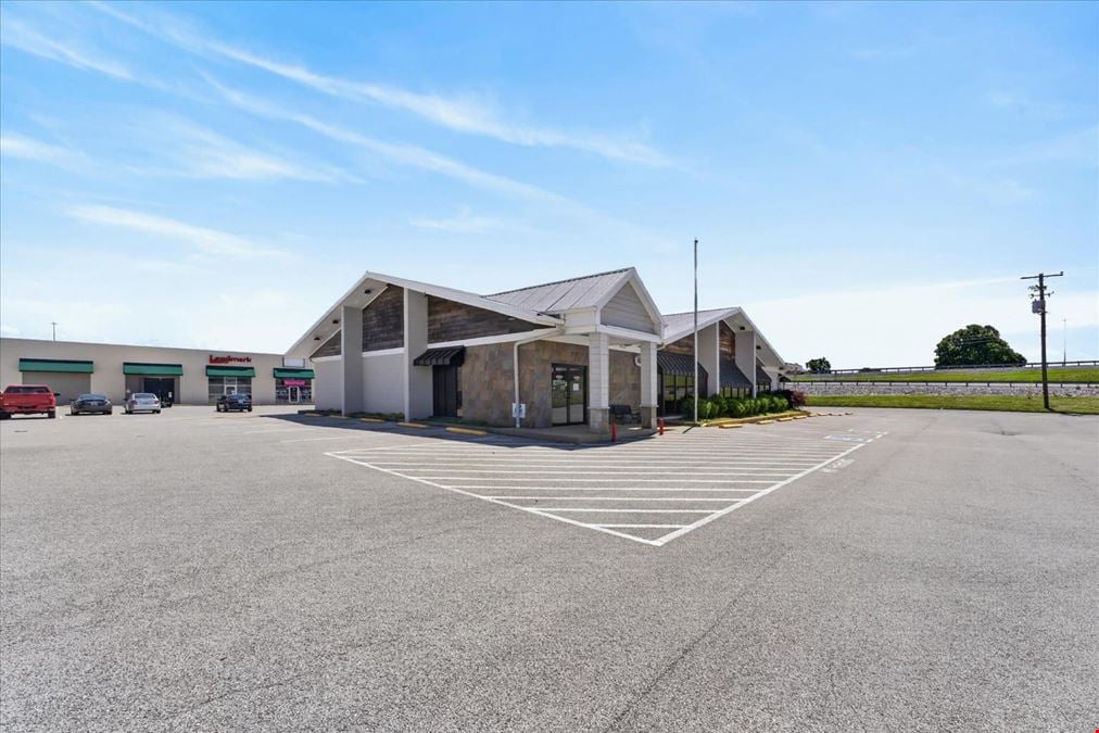 COMING SOON (Live Mon 6/22) - 4000 Fort Campbell Blvd - For Lease