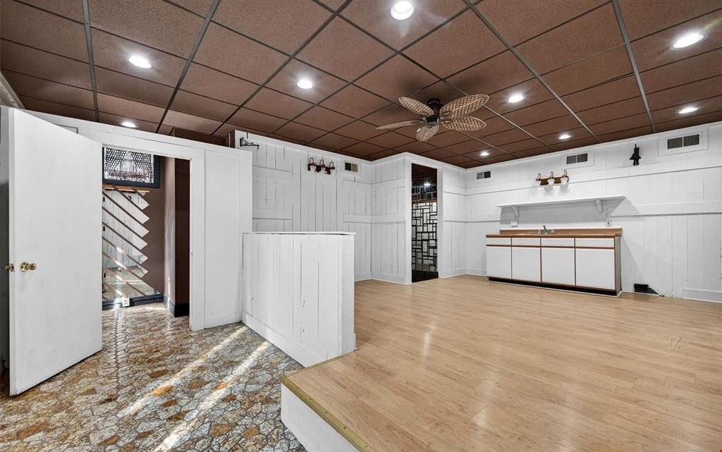 4535 S Grand Blvd