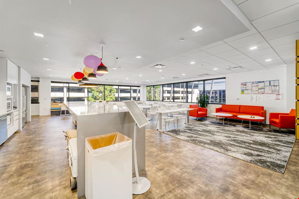 4910 Airport Plaza Dr, Long Beach, CA 90815