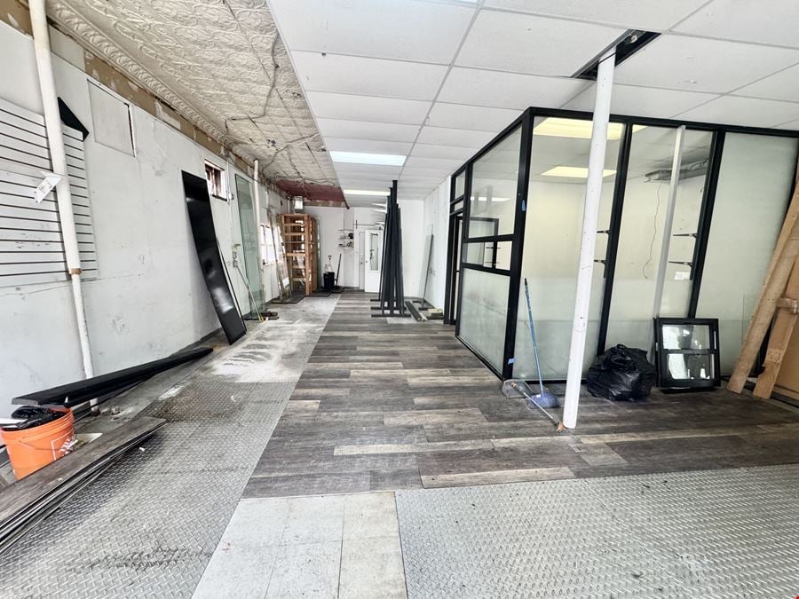 Retail space for lease in Long Island City