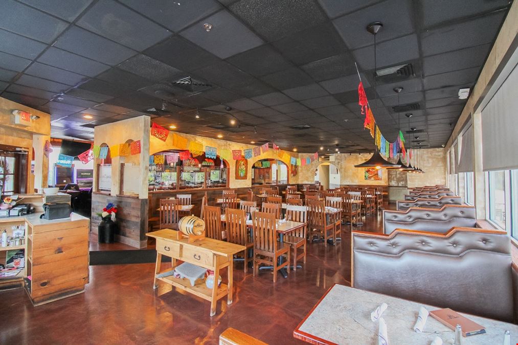 High-Visibility Restaurant Property W/ Drive-Thru I Waukesha, WI I Sale or Lease